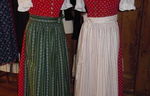 Tiroler Dirndl in Baumwolle